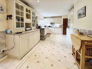 Kitchen Breakfast- click for photo gallery